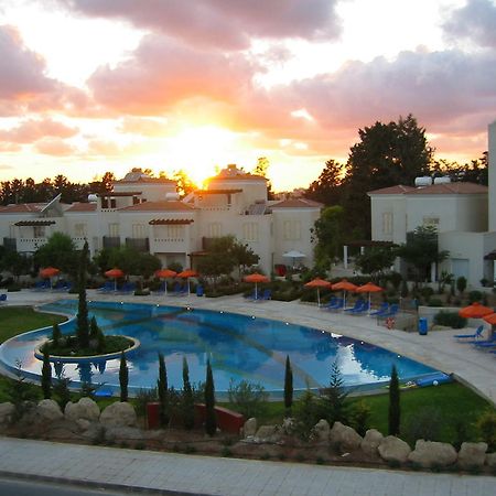 Hesperides Gardens Villa Paphos Exterior foto