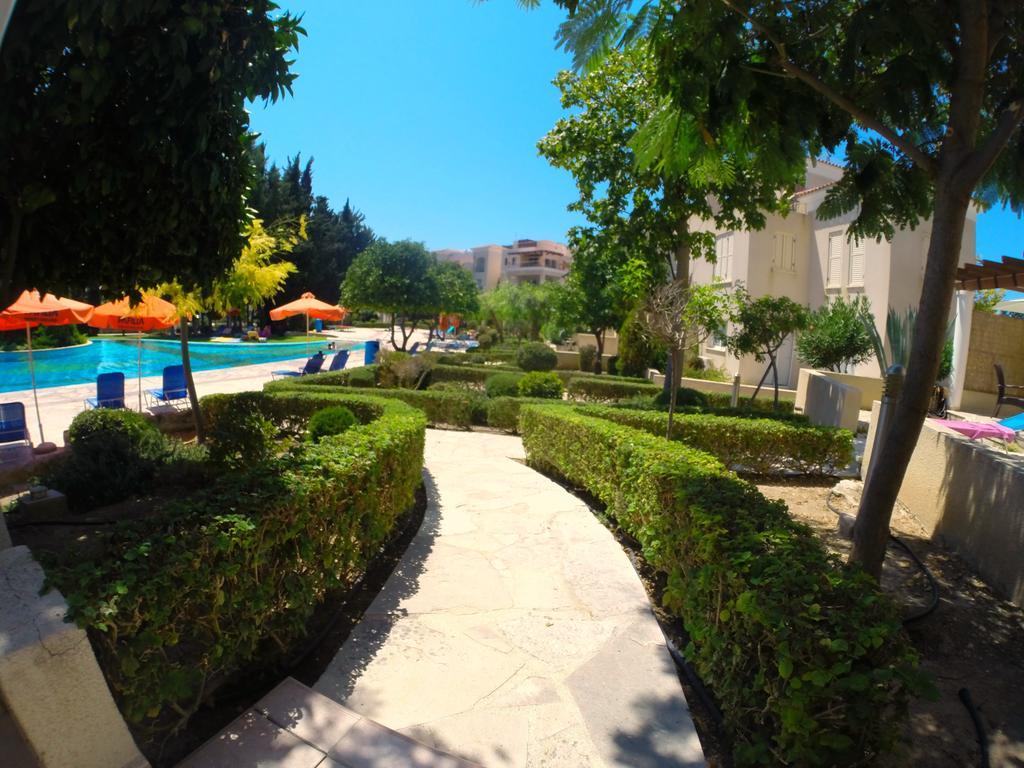 Hesperides Gardens Villa Paphos Exterior foto