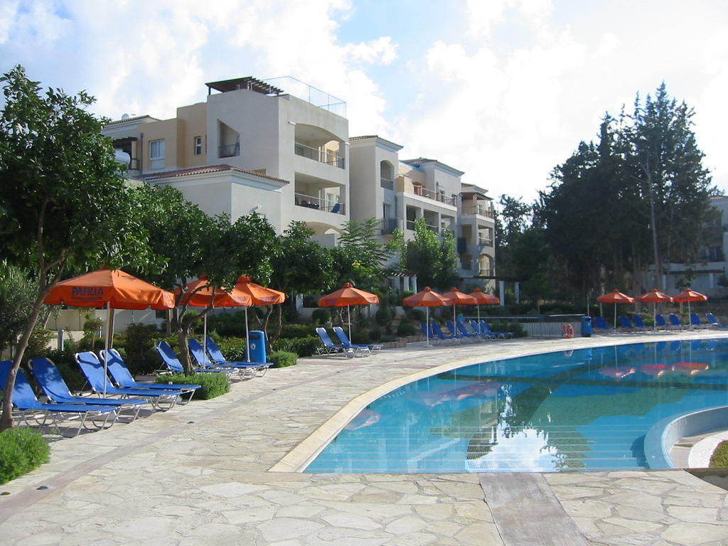 Hesperides Gardens Villa Paphos Exterior foto