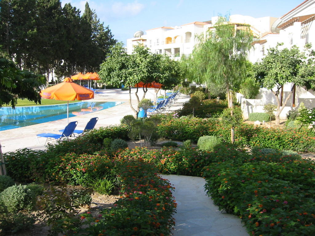 Hesperides Gardens Villa Paphos Exterior foto